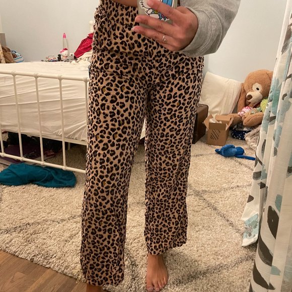 Divided Pants - Divided Cheetah flare pants - size 4